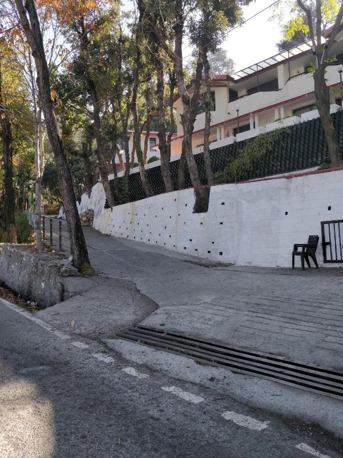 Surbee Resort Mussoorie Buitenkant foto
