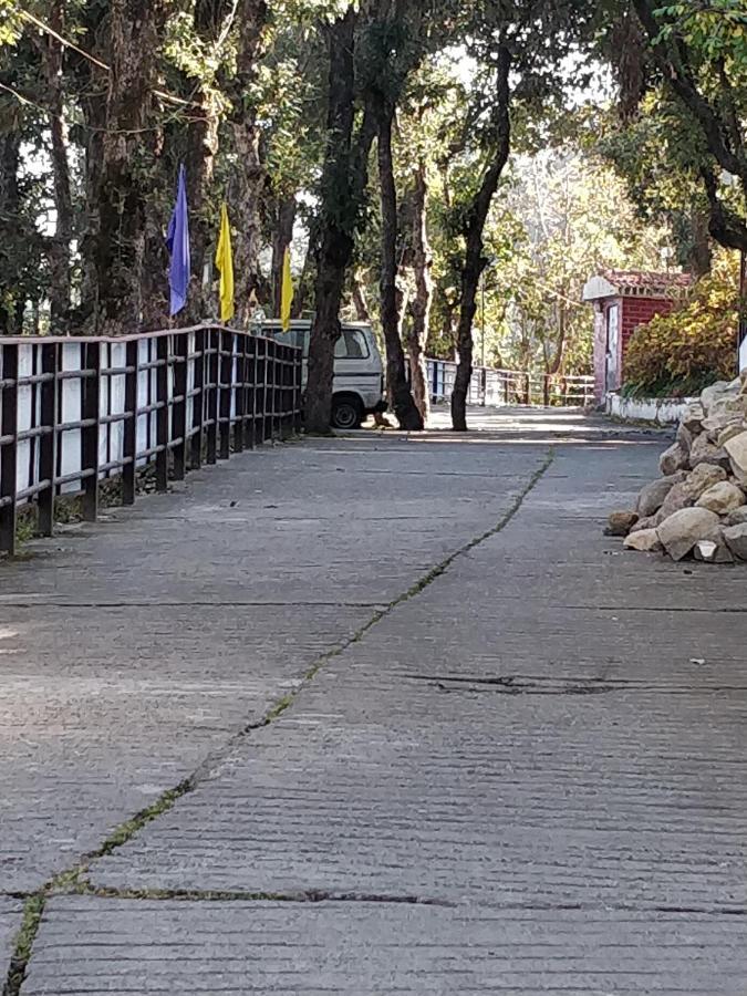 Surbee Resort Mussoorie Buitenkant foto