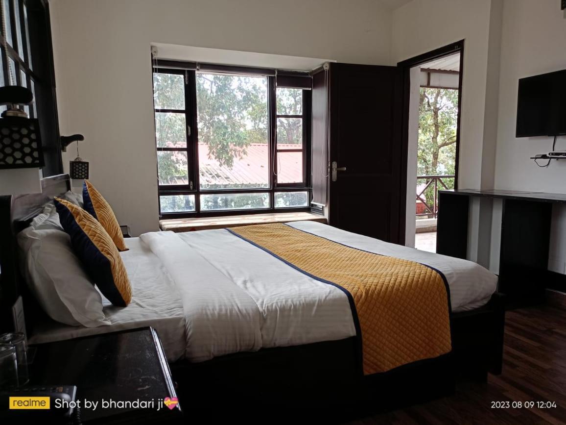 Surbee Resort Mussoorie Buitenkant foto
